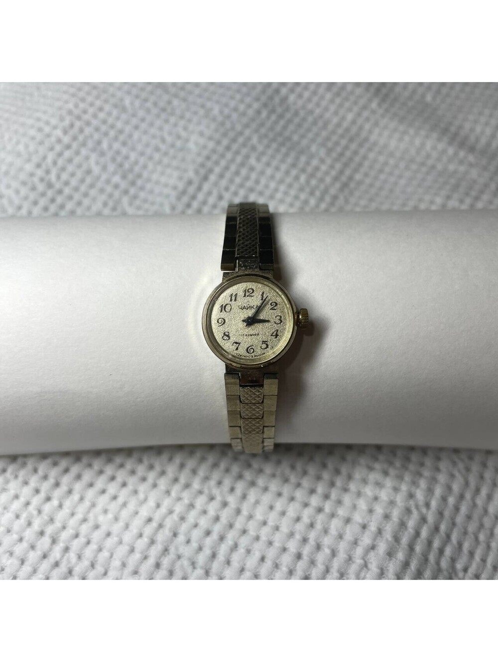 Vintage Chaika Women’s Mechanical Wristwatch USSR Russian 17 Jewels Bracelet